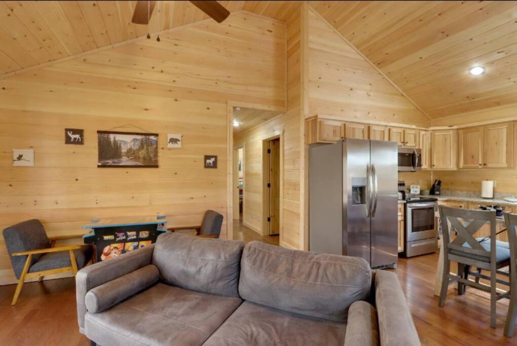 New Serene, Fun & Comfy Cabin- Covered Deck, Grill, Arcade Murphy Esterno foto