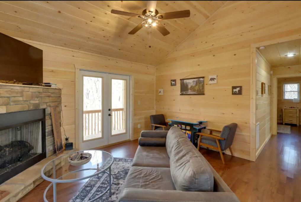 New Serene, Fun & Comfy Cabin- Covered Deck, Grill, Arcade Murphy Esterno foto