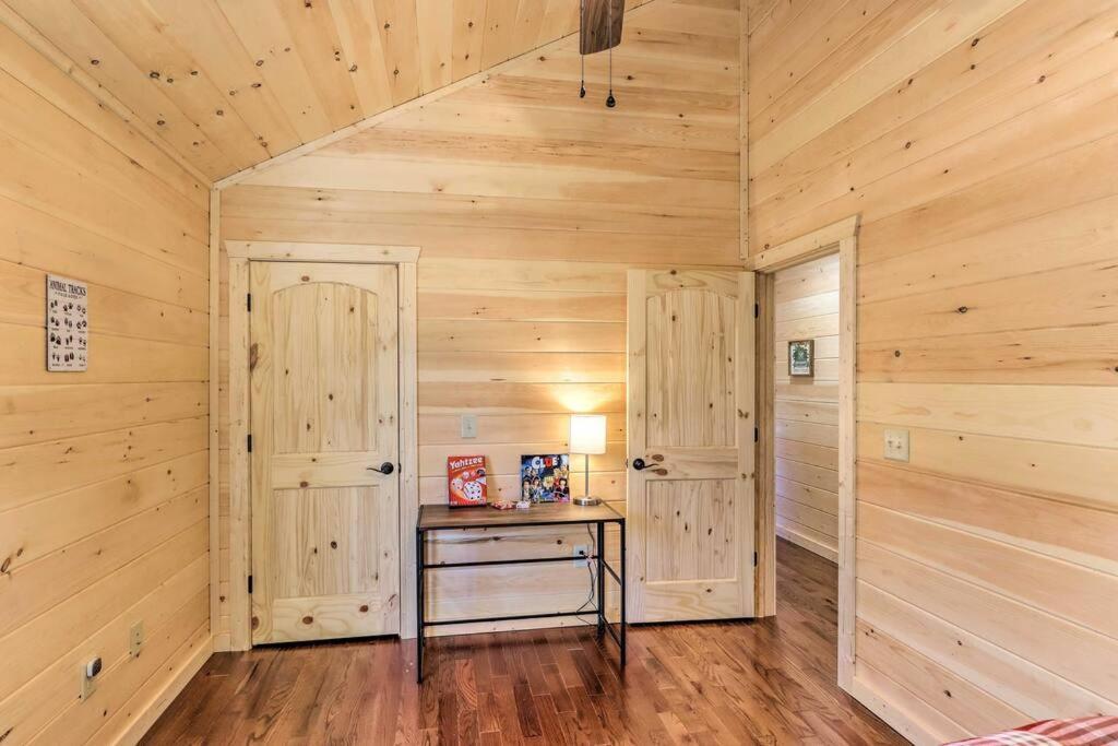 New Serene, Fun & Comfy Cabin- Covered Deck, Grill, Arcade Murphy Esterno foto