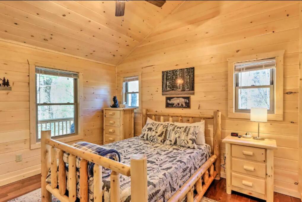 New Serene, Fun & Comfy Cabin- Covered Deck, Grill, Arcade Murphy Esterno foto