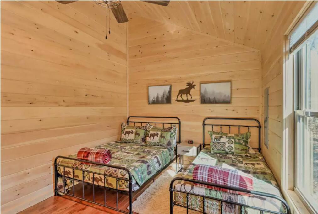 New Serene, Fun & Comfy Cabin- Covered Deck, Grill, Arcade Murphy Esterno foto