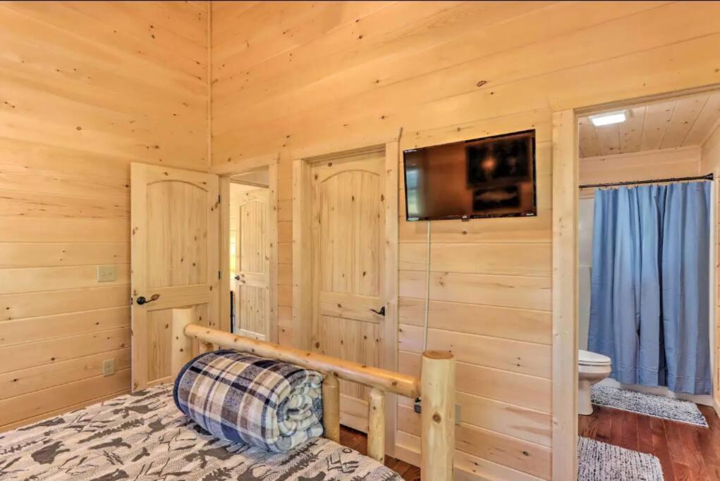New Serene, Fun & Comfy Cabin- Covered Deck, Grill, Arcade Murphy Esterno foto