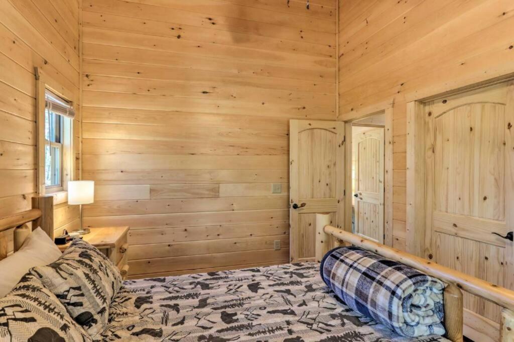 New Serene, Fun & Comfy Cabin- Covered Deck, Grill, Arcade Murphy Esterno foto